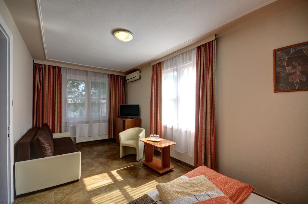 Hotel Roz Szentendre Ruang foto