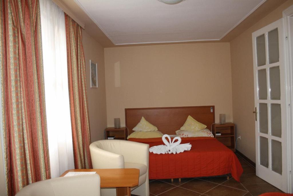 Hotel Roz Szentendre Bagian luar foto